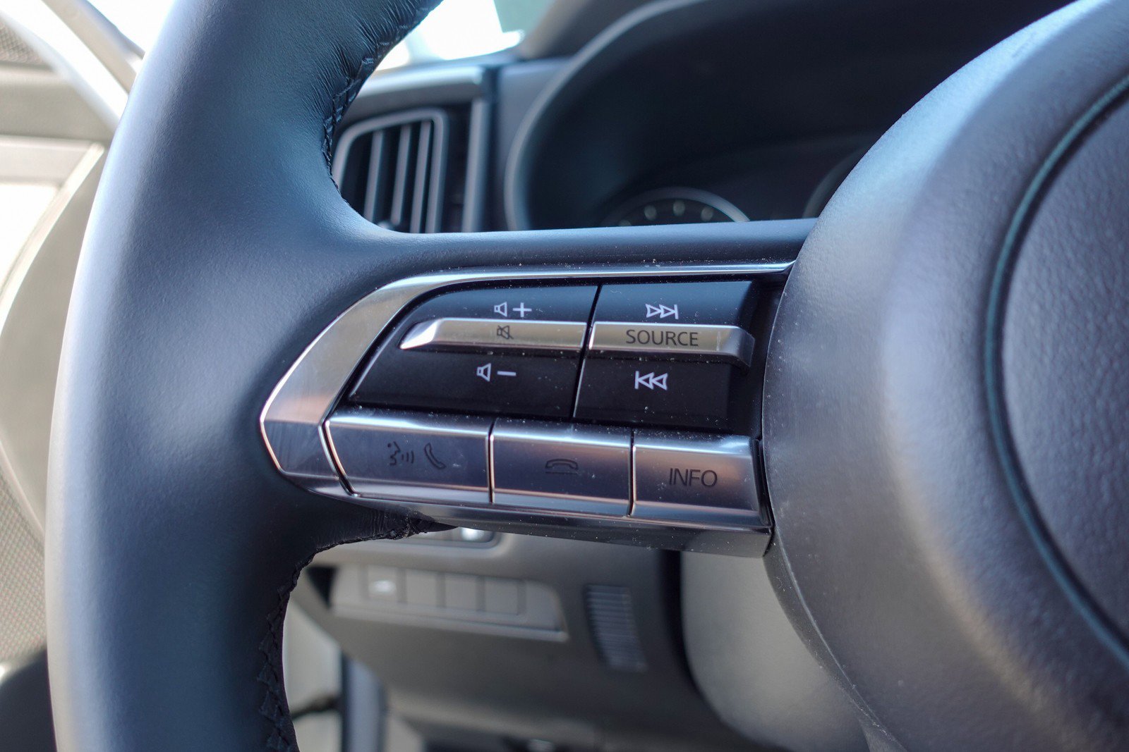 Certified 2025 MAZDA CX-50 2.5 Hybrid w/ Preferred Pkg image 14