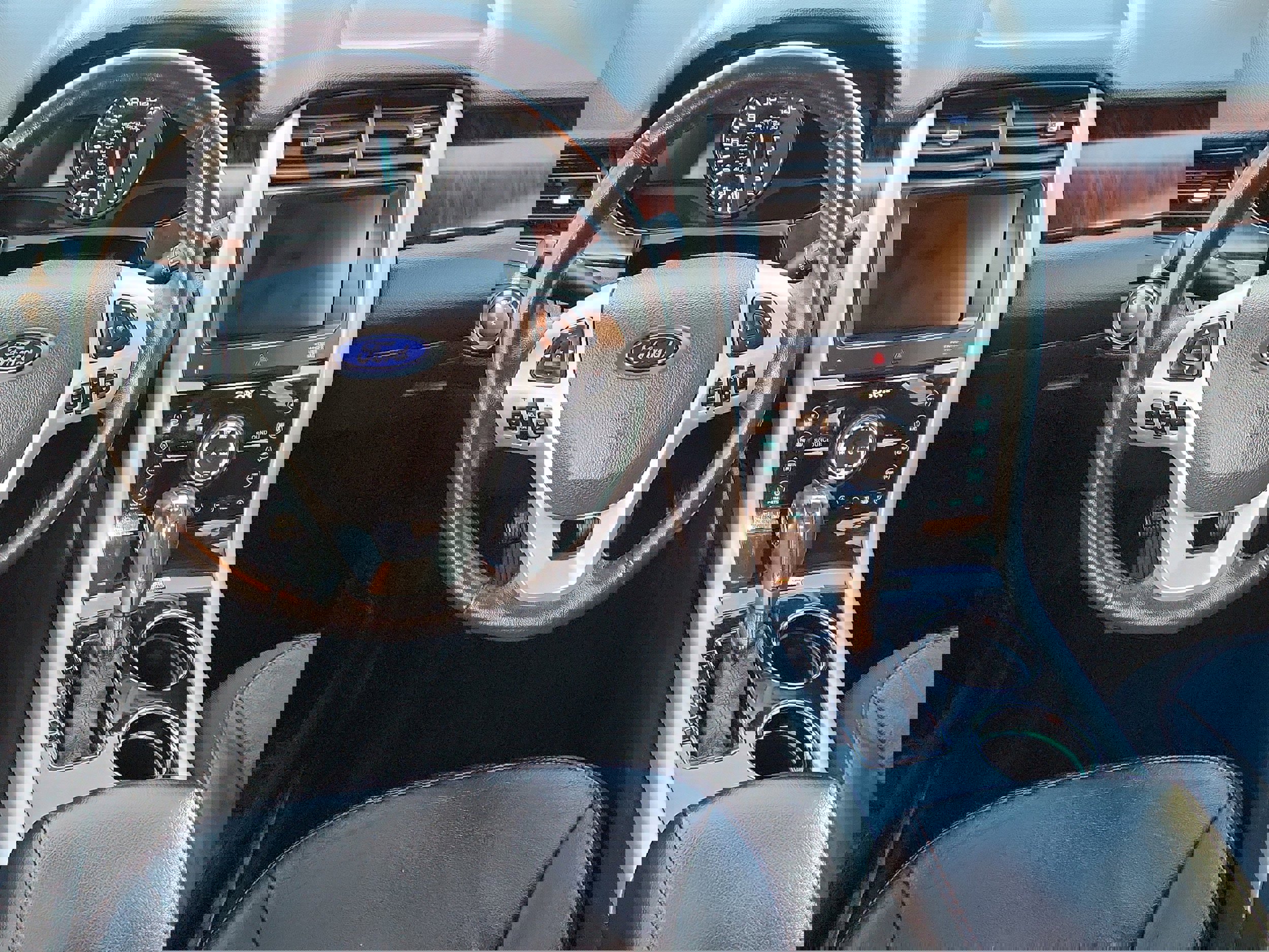 Used 2013 Ford Edge Limited AWD/4WD image 12