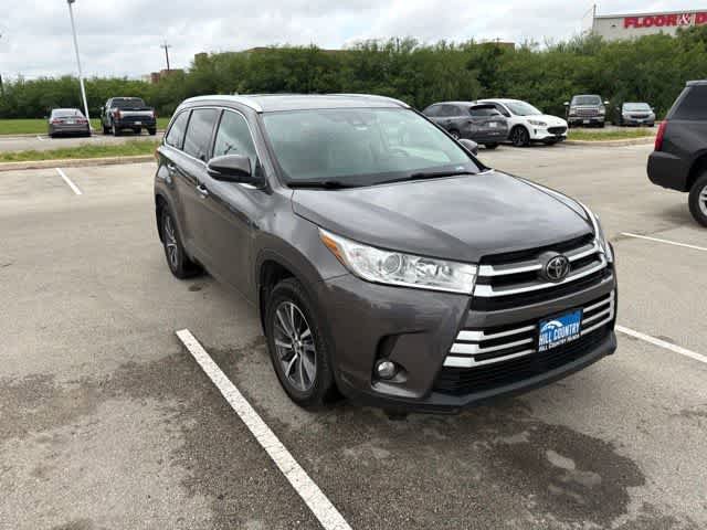 Used 2018 Toyota Highlander XLE AWD/4WD image 7