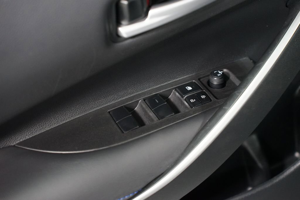 Used 2022 Toyota Corolla SE w/ SE Premium Package image 31