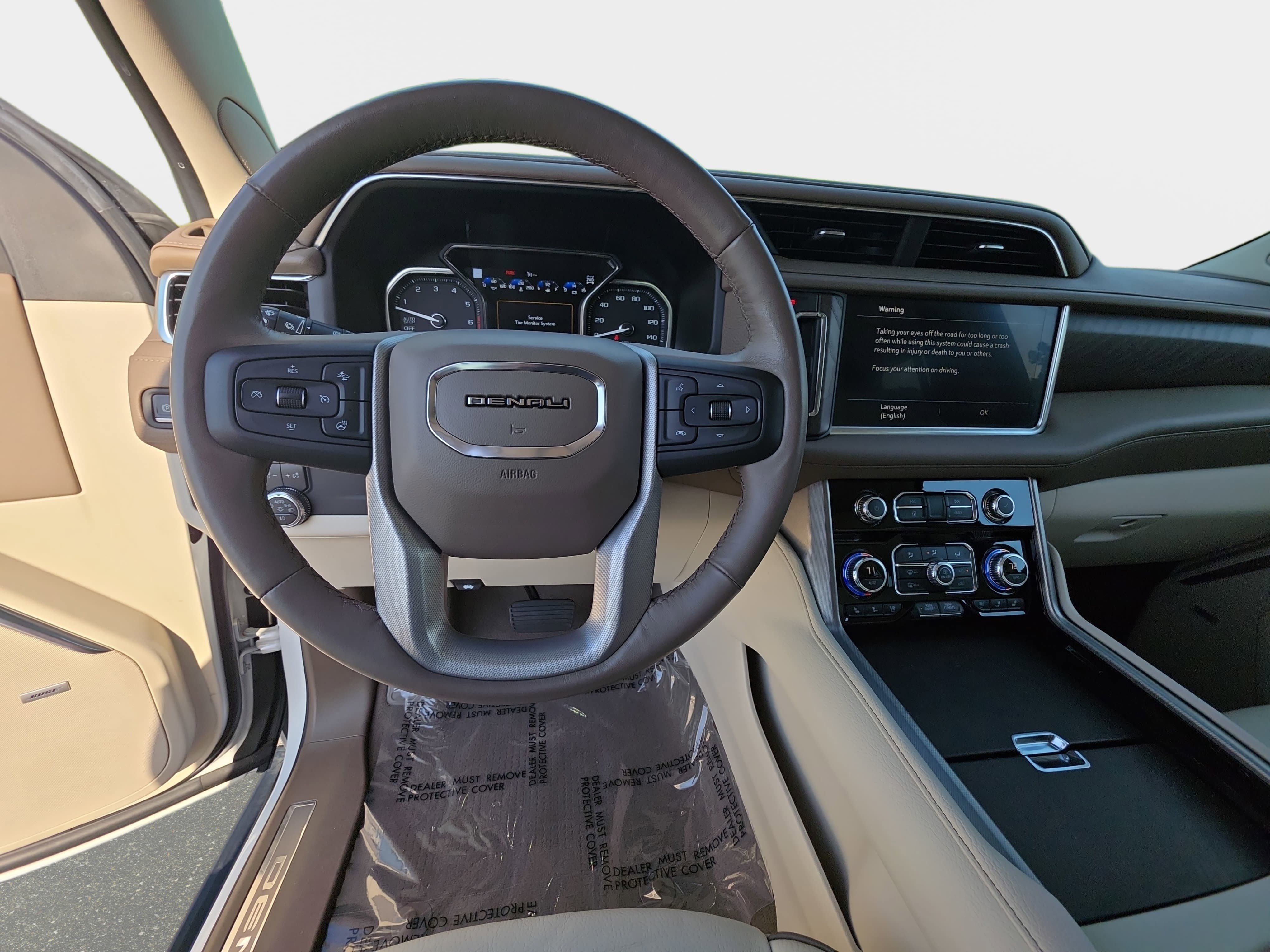 Used 2021 GMC Yukon Denali w/ Denali Premium Package AWD/4WD image 18