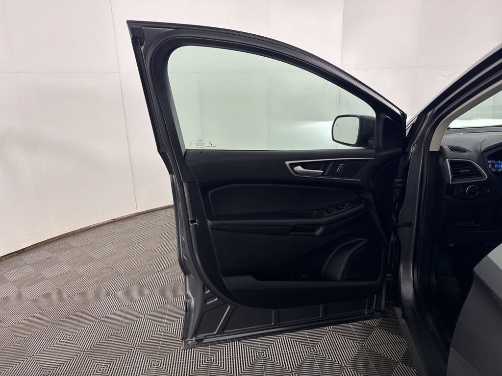 Certified 2024 Ford Edge SEL w/ Convenience Package AWD/4WD image 13