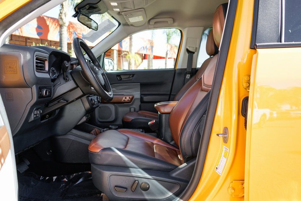 Used 2023 Ford Maverick Lariat w/ Lariat Luxury Package image 16