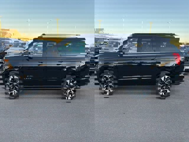 New 2025 Ford Expedition Max Platinum w/ Platinum Ultimate Package image 3