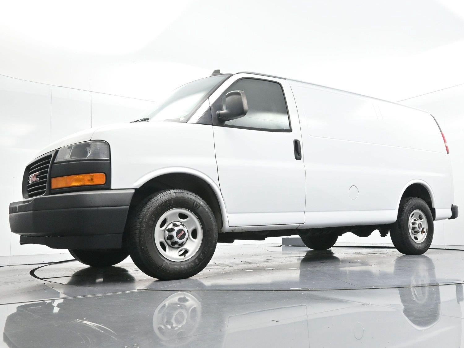 Used 2018 GMC Savana 2500 w/ Enhanced Convenience Package RWD image 41