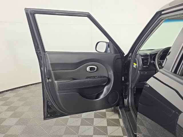 Used 2019 Kia Soul + FWD image 19