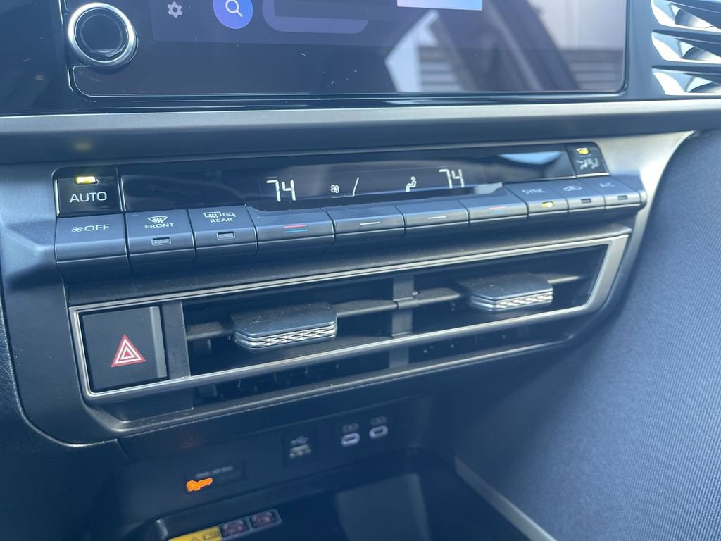 Used 2025 Toyota Camry LE w/ Convenience Package image 25