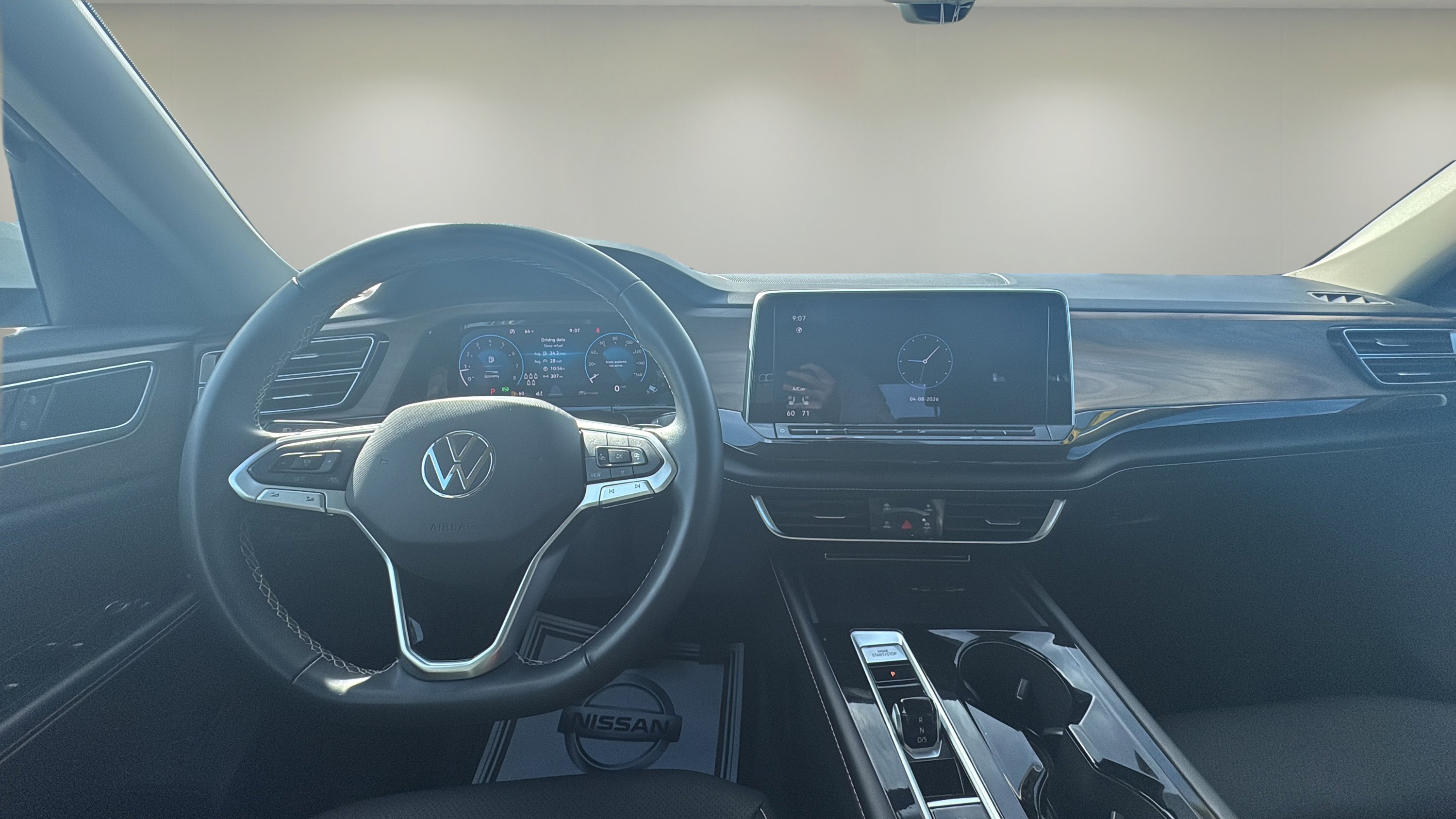 Used 2025 Volkswagen Atlas SE AWD/4WD image 10