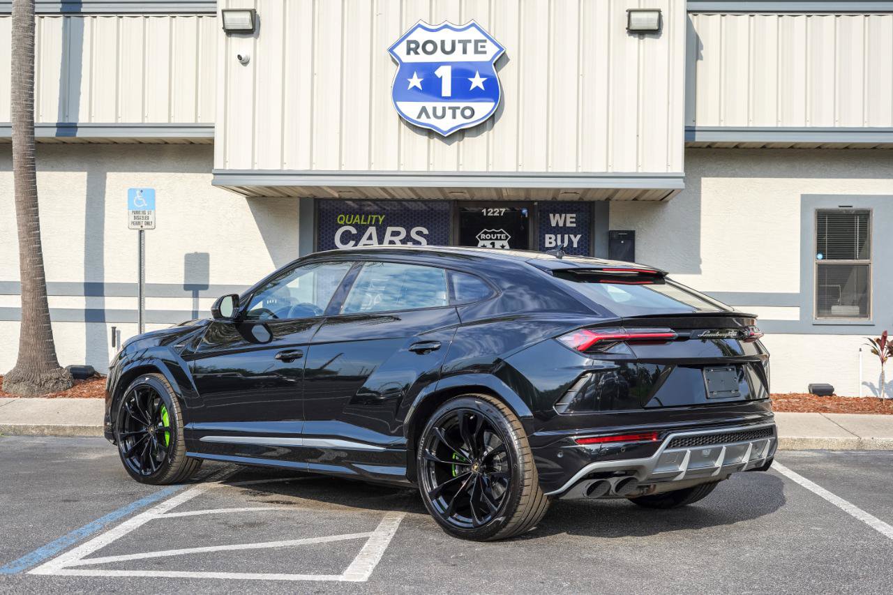 Used 2019 Lamborghini Urus AWD/4WD image 3