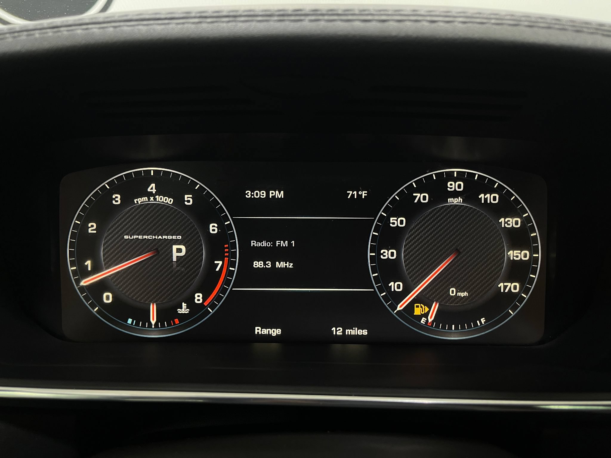 Used 2015 Land Rover Range Rover Supercharged AWD/4WD image 22