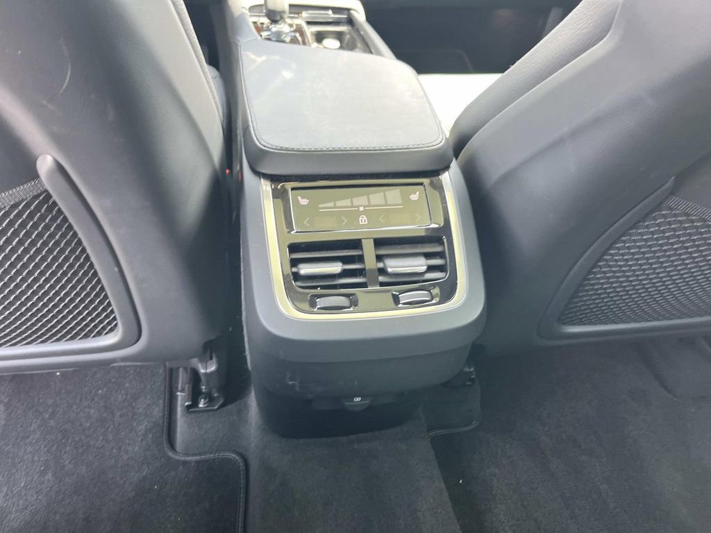 Used 2023 Volvo XC90 B6 Plus w/ Protection Package Premier image 17
