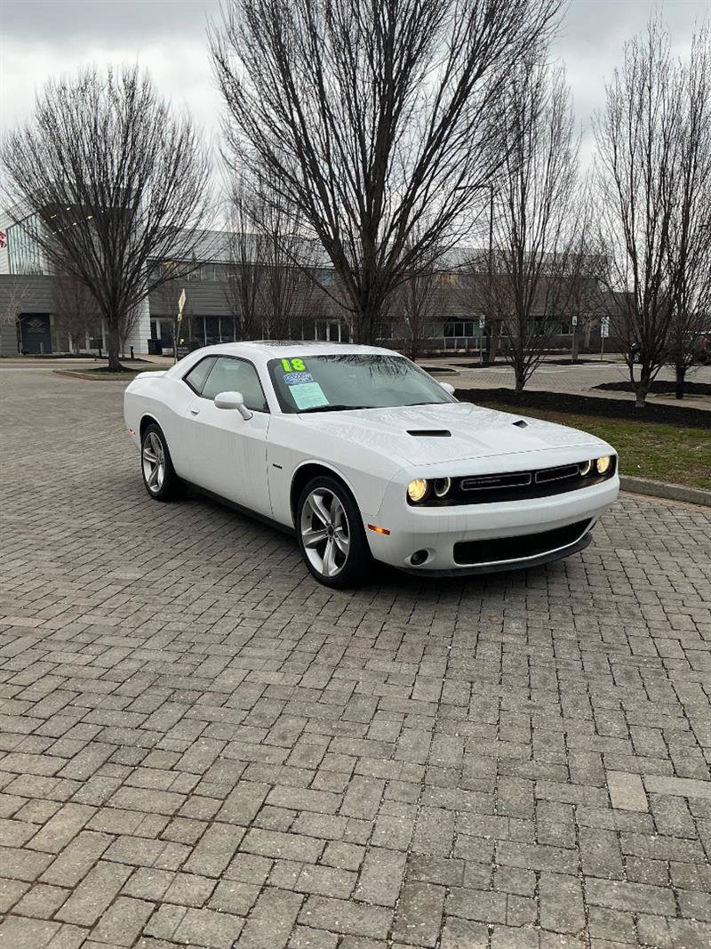 Used 2018 Dodge Challenger R/T RWD image 8