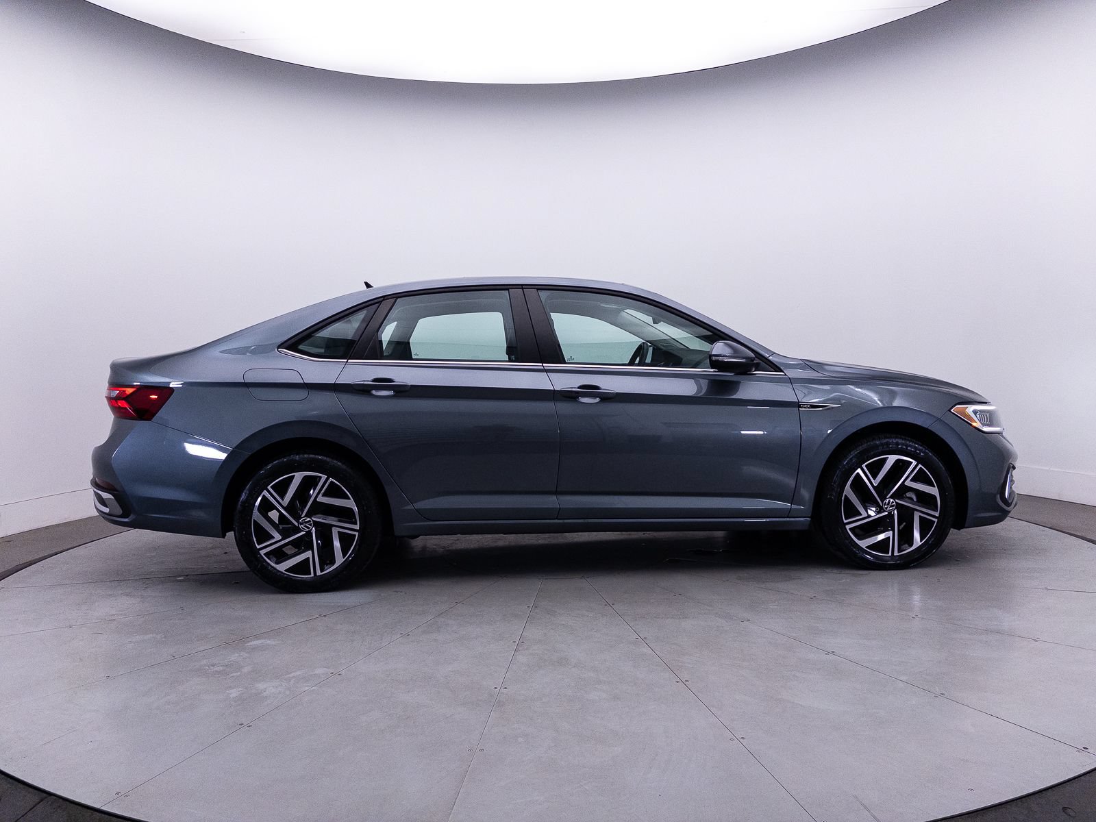 Used 2023 Volkswagen Jetta SEL FWD image 44