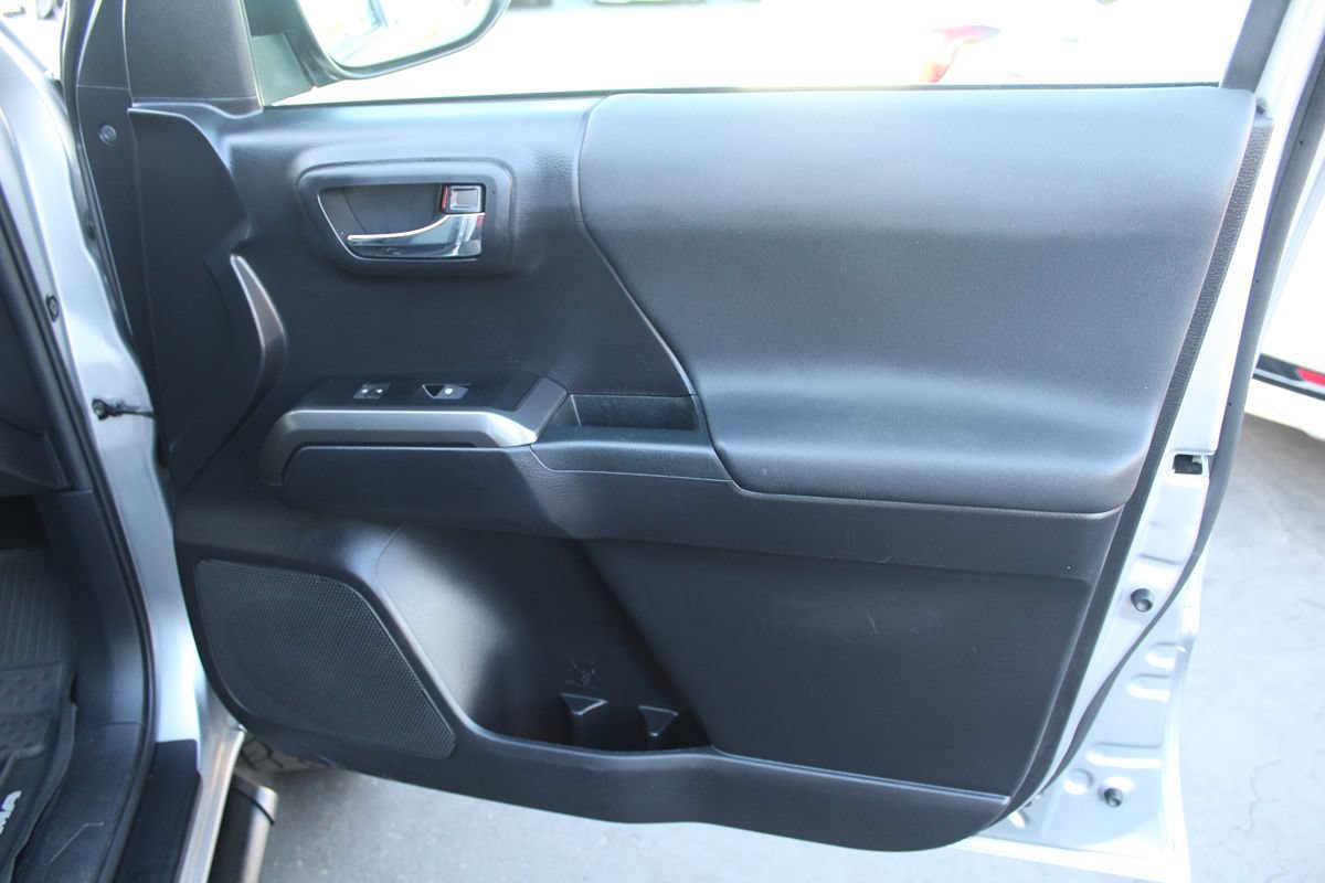 Used 2021 Toyota Tacoma TRD Sport w/ Technology Package AWD/4WD image 22