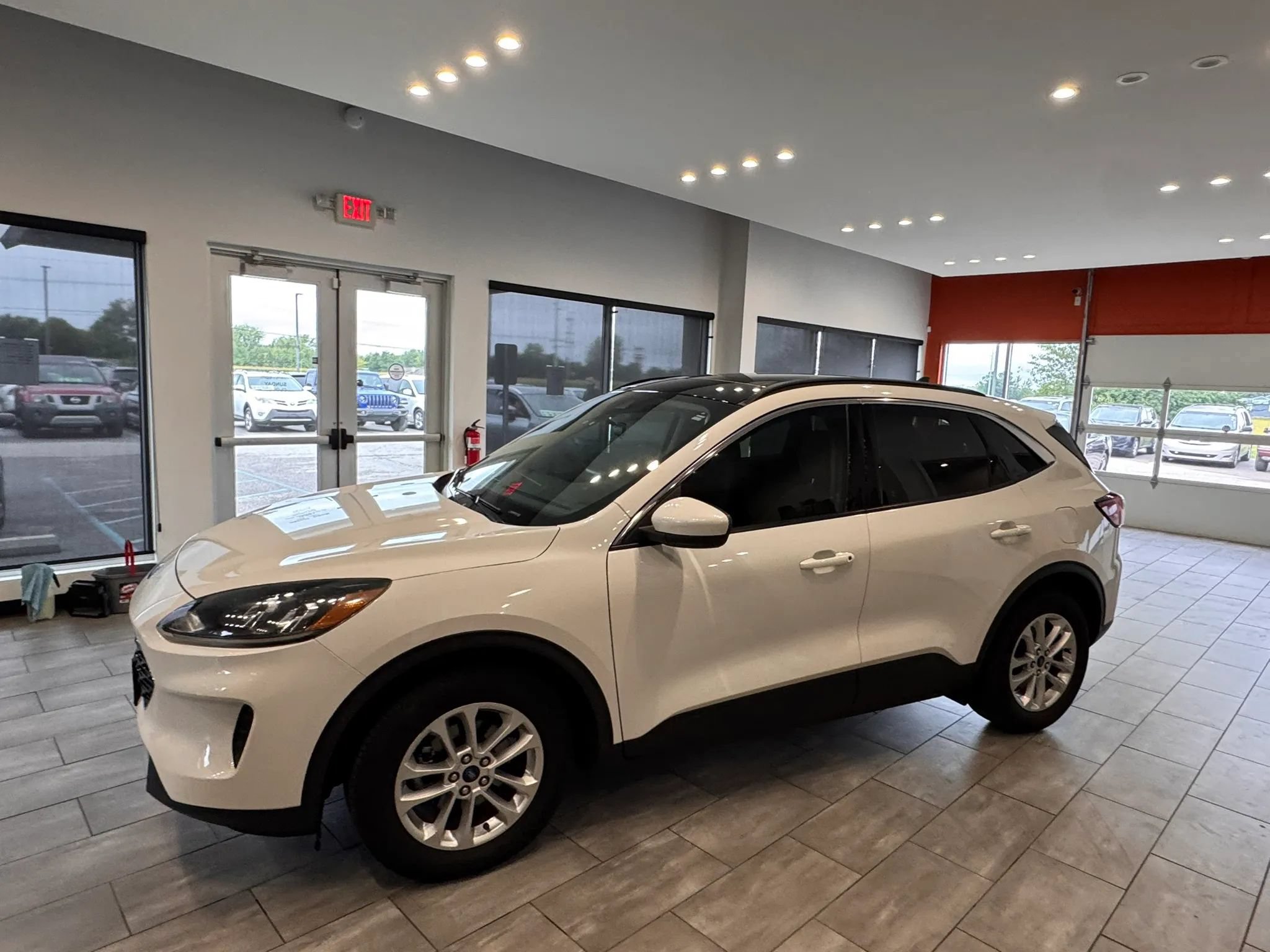 Used 2020 Ford Escape SE FWD image 10