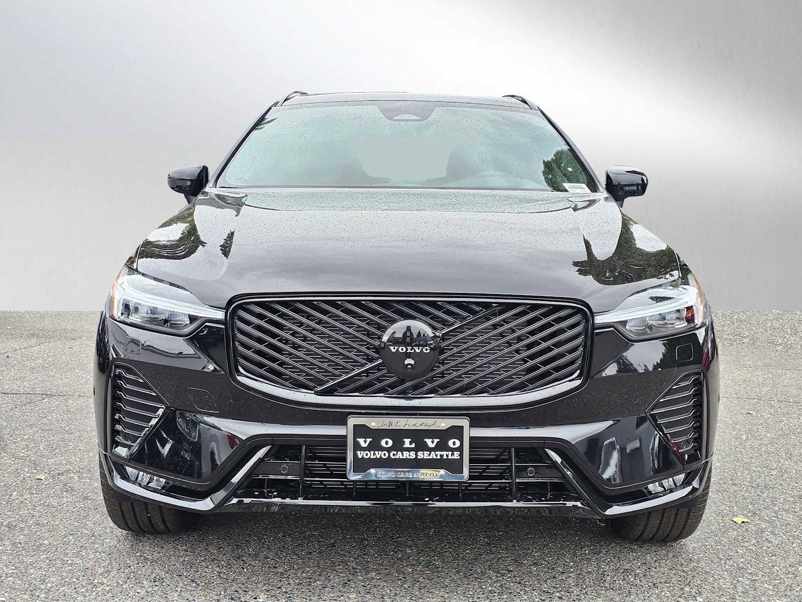 New 2026 Volvo XC60 B5 Ultra w/ Protection Package Premier image 2