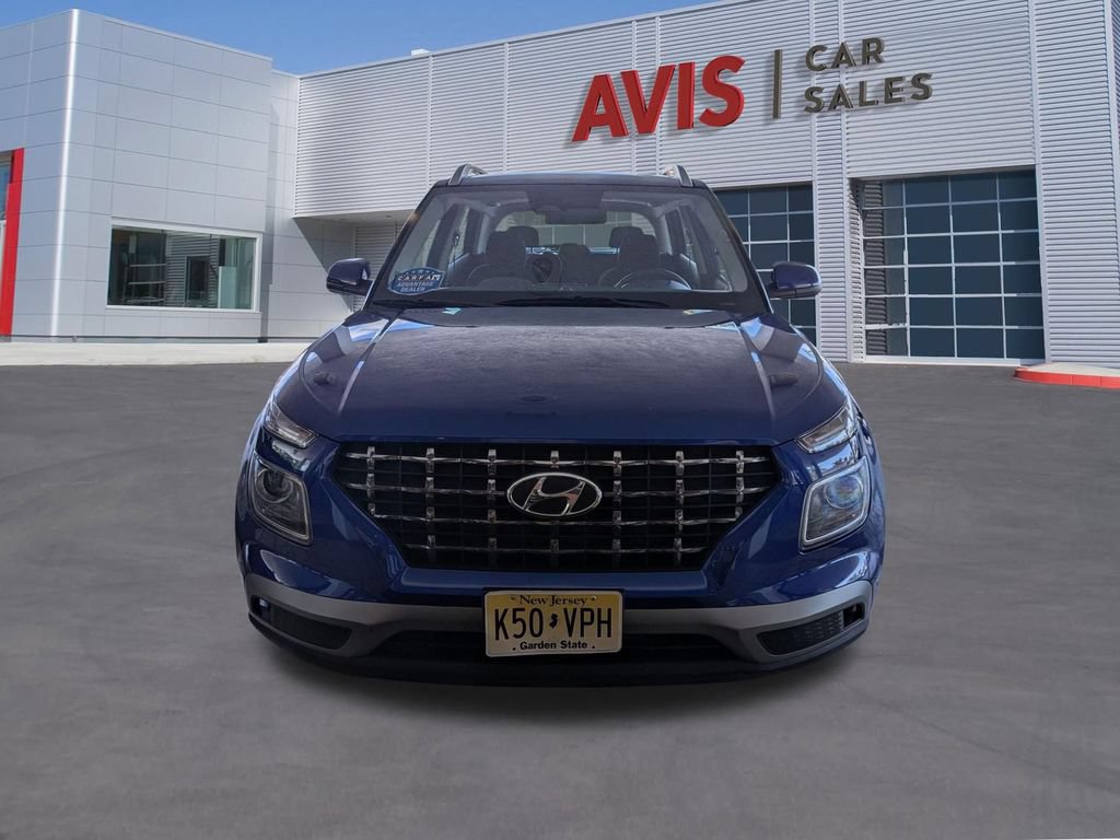 Used 2025 Hyundai Venue SEL FWD image 2