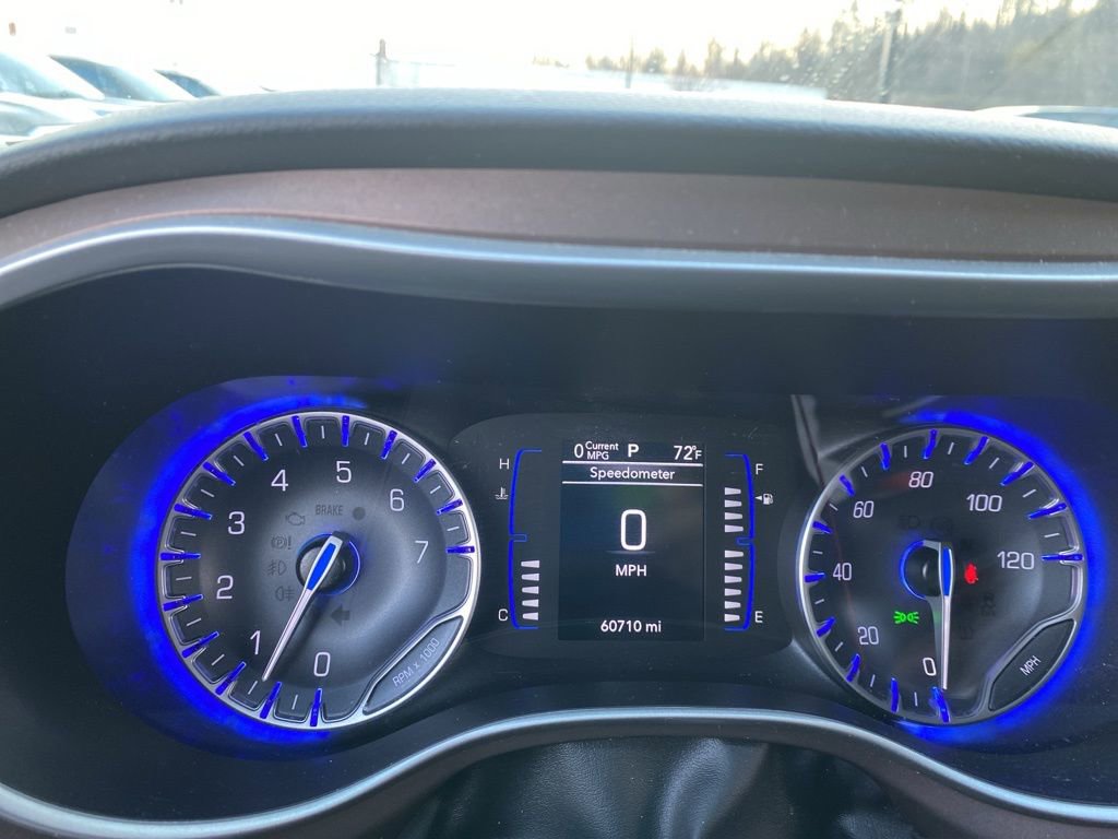 Used 2023 Chrysler Voyager LX image 19