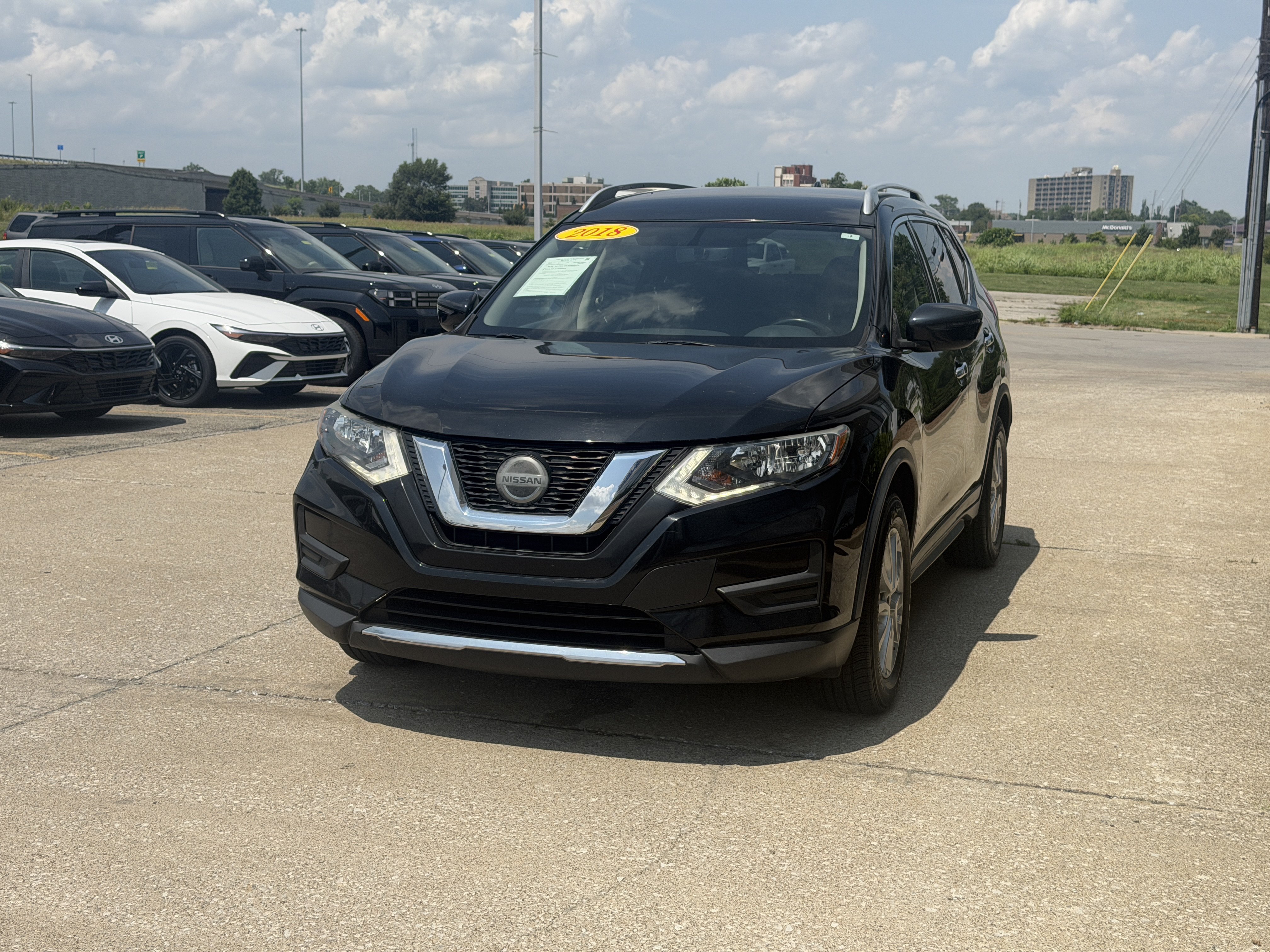 Used 2018 Nissan Rogue SV FWD image 17