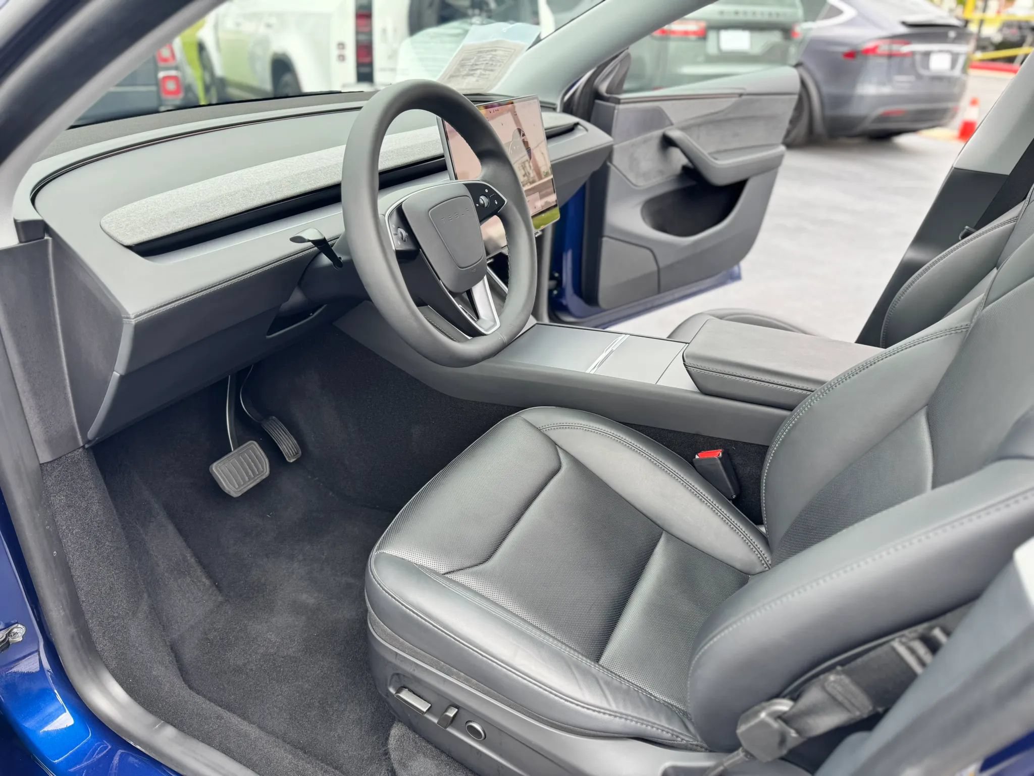 Used 2026 Tesla Model Y Long Range AWD/4WD image 9