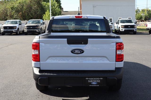 New 2025 Ford Maverick XL image 18
