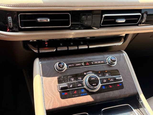 Used 2024 Lincoln Aviator Reserve w/ Equipment Group 201A AWD/4WD image 18