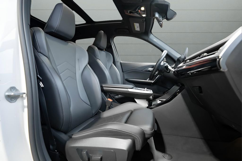 Used 2024 BMW X1 xDrive28i w/ M Sport Package image 39