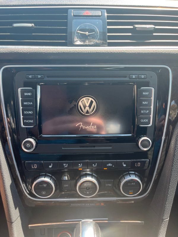 Used 2014 Volkswagen Passat 1.8T SEL Premium FWD image 21