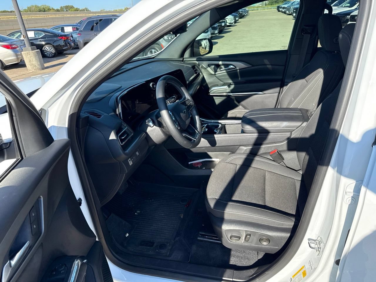 Used 2025 Chevrolet Traverse LT w/ Midnight/Sport Edition FWD image 19