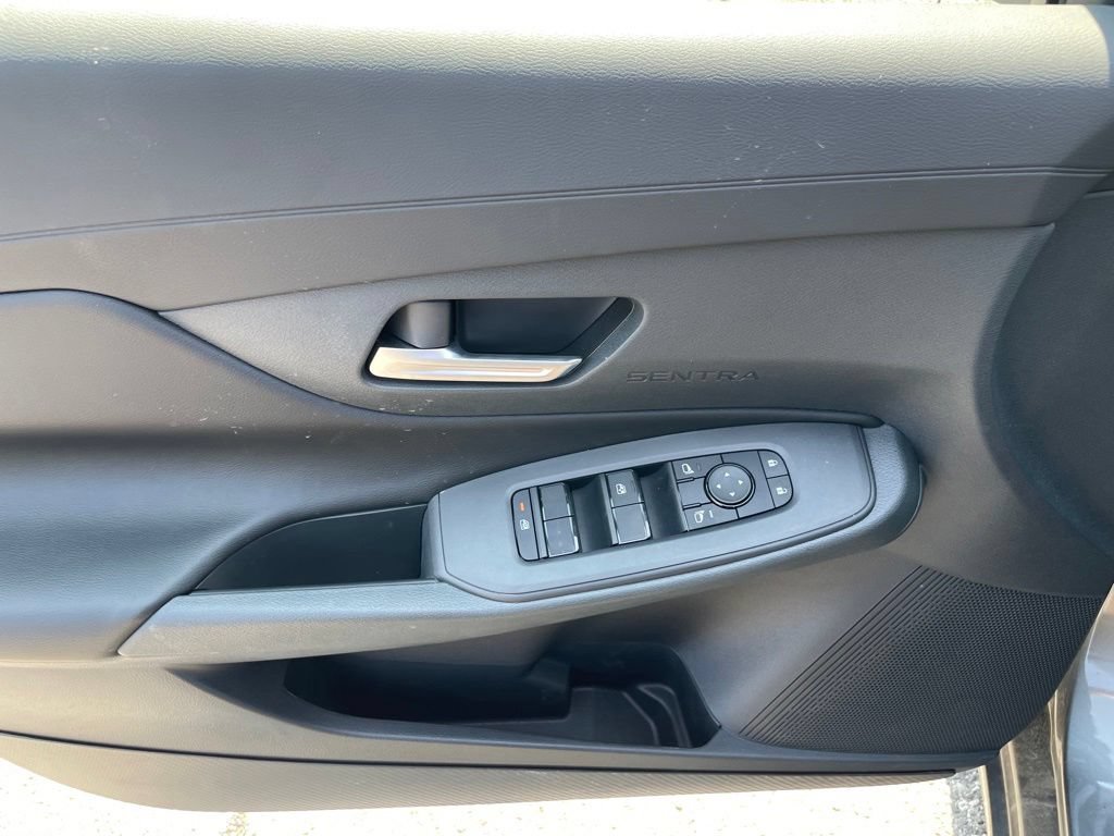 New 2026 Nissan Sentra SV w/ SV Convenience Package FWD image 6