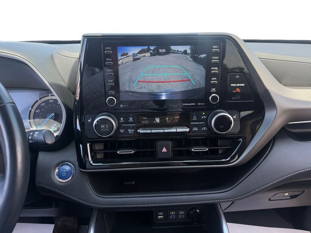 Used 2022 Toyota Highlander XLE AWD/4WD image 20