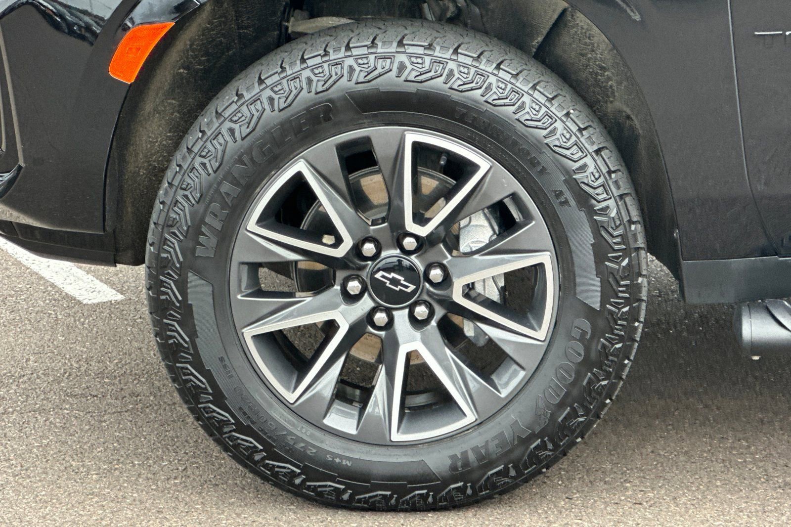 Used 2023 Chevrolet Tahoe Z71 w/ Z71 Off-Road Package image 25