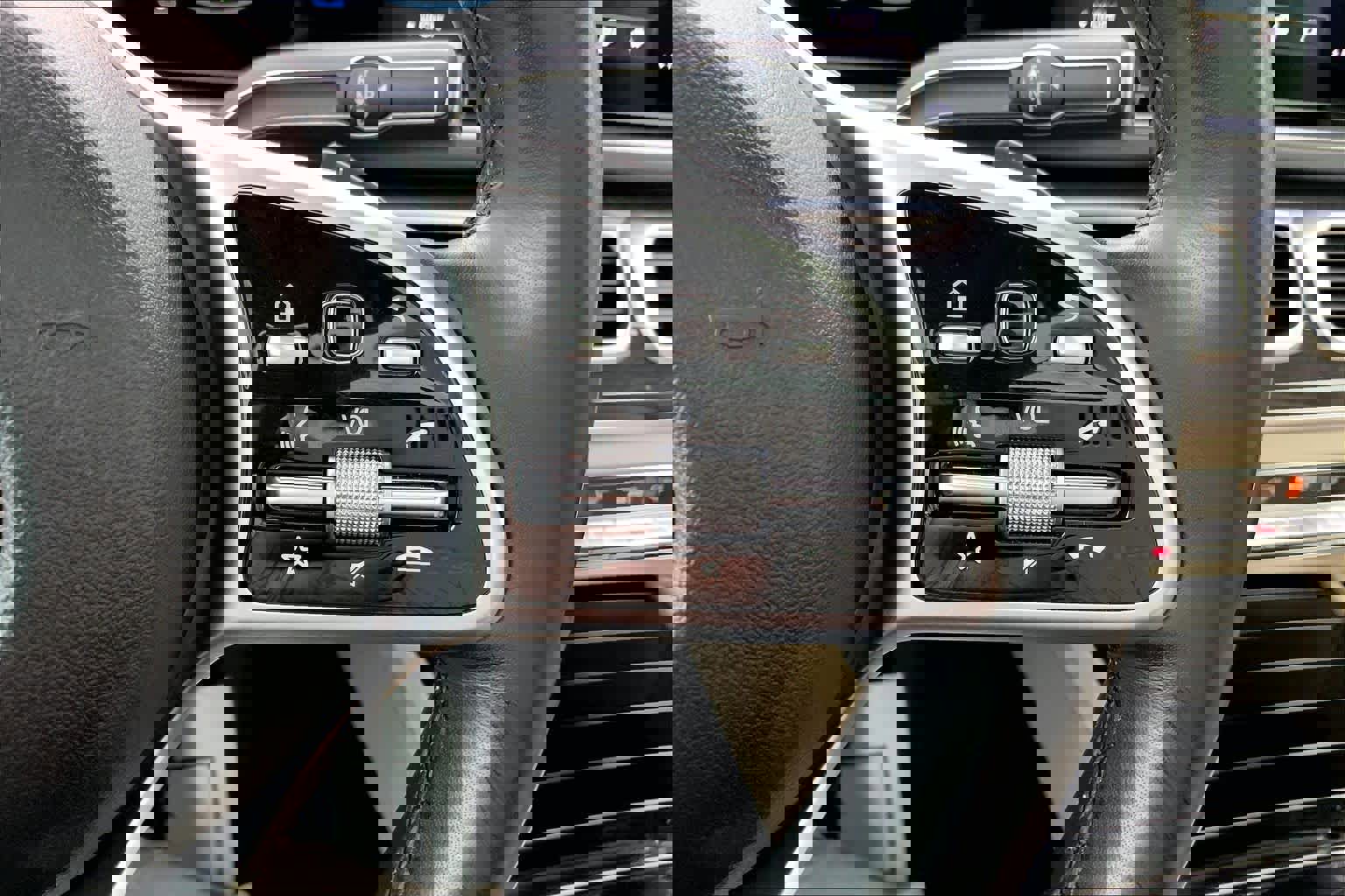 Used 2021 Mercedes-Benz GLS 450 4MATIC image 25