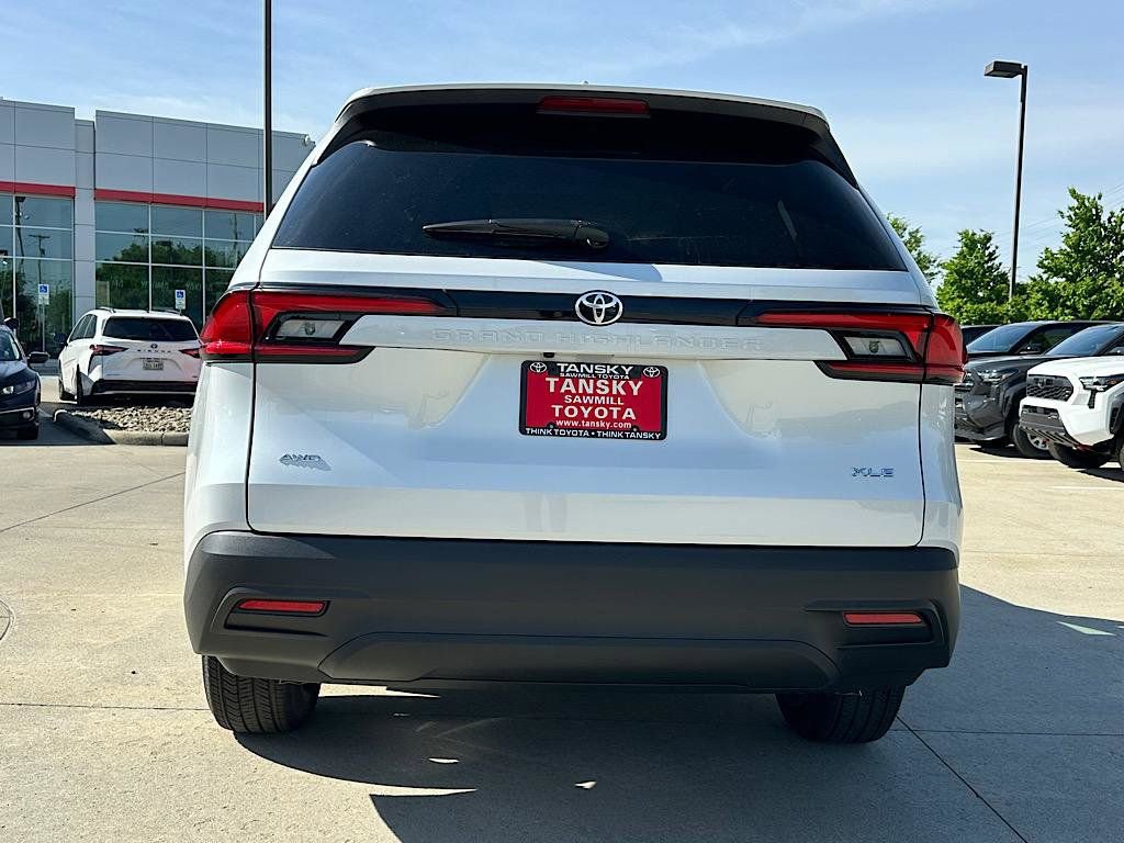 New 2026 Toyota Grand Highlander XLE AWD/4WD image 4