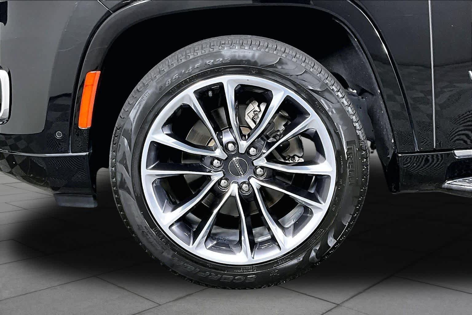 Used 2024 Jeep Wagoneer Series II w/ Premium Group I RWD image 10