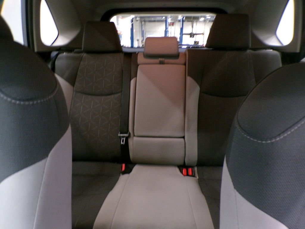 Used 2019 Toyota RAV4 XLE w/ Convenience Package AWD/4WD image 12