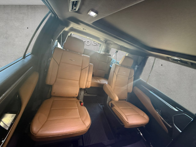 Used 2026 Cadillac Escalade ESV Luxury w/ Touring Package AWD/4WD image 22