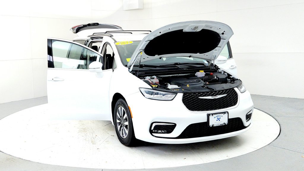 Used 2022 Chrysler Pacifica Touring-L FWD image 9