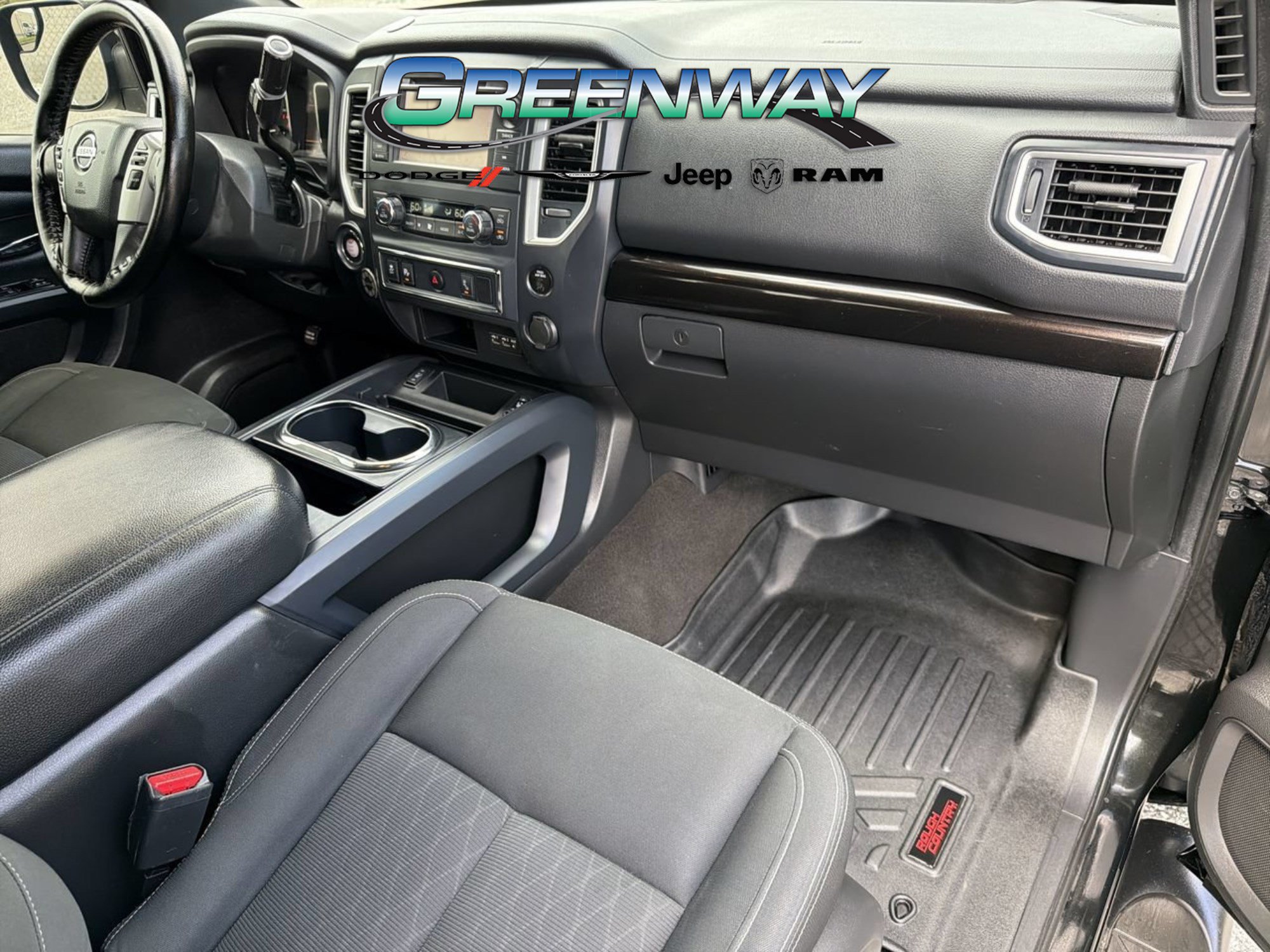 Used 2019 Nissan Titan SV w/ SV Convenience Package RWD image 11