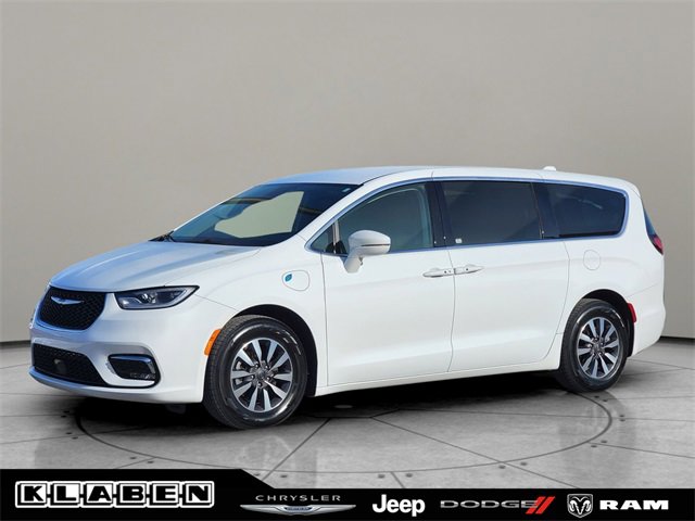 Certified 2022 Chrysler Pacifica Touring-L