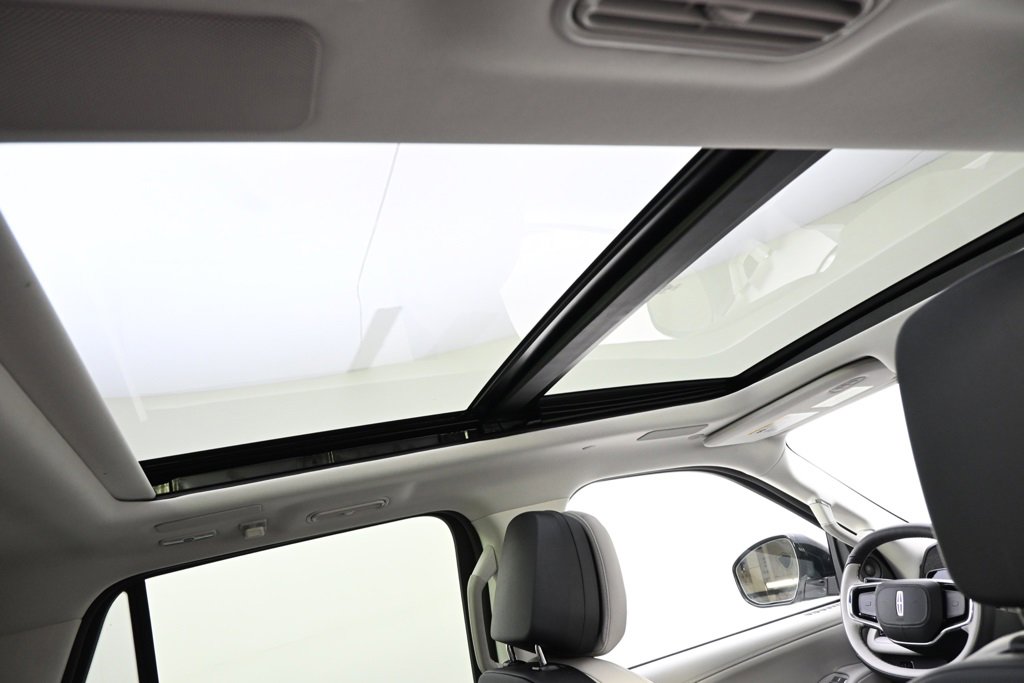 New 2025 Lincoln Navigator Reserve image 17