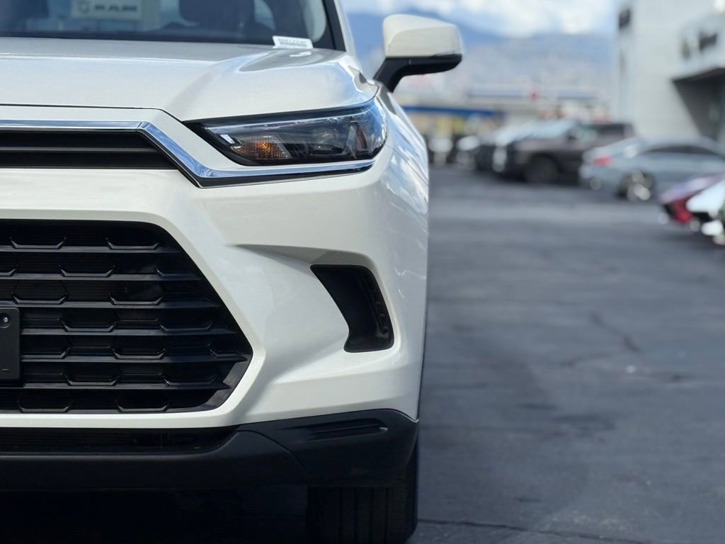 Used 2024 Toyota Grand Highlander XLE image 4