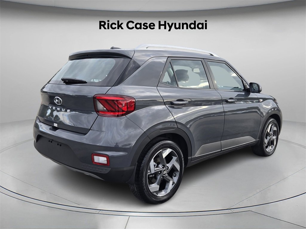 Certified 2025 Hyundai Venue SEL image 8