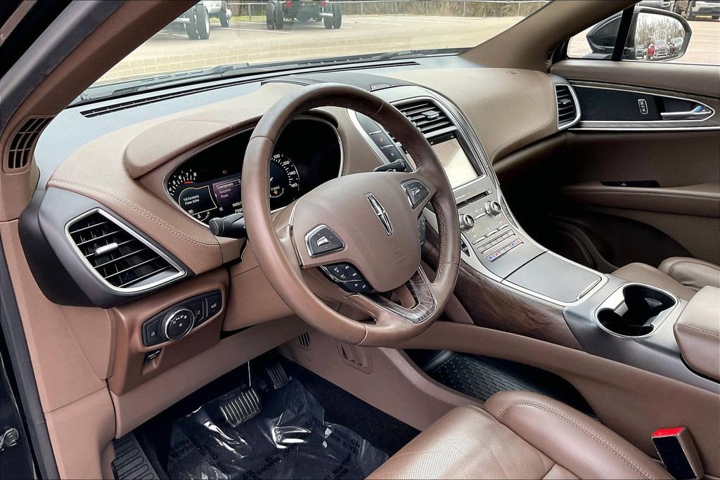 Used 2016 Lincoln MKX Reserve w/ Climate Package image 13