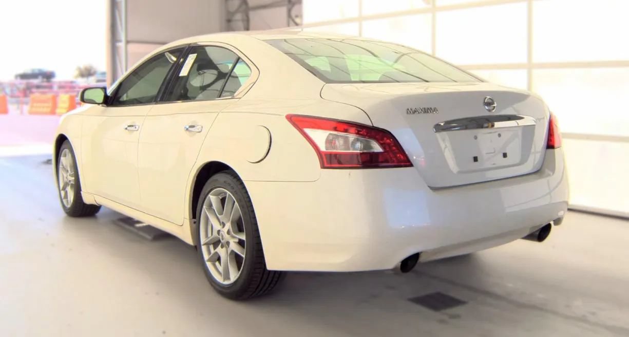 Used 2010 Nissan Maxima 3.5 S FWD image 4