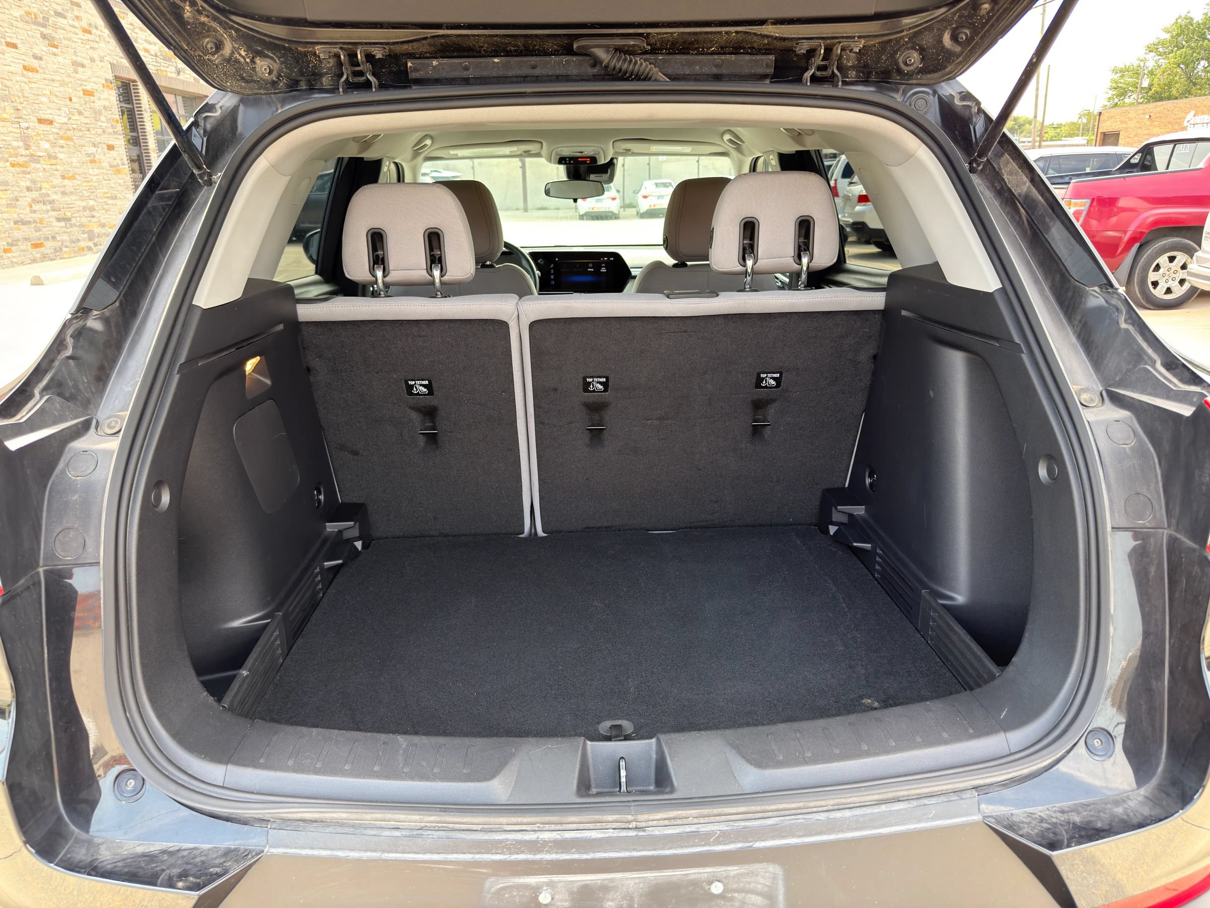 Used 2025 Chevrolet TrailBlazer LT w/ LT Cold Weather Package FWD image 7