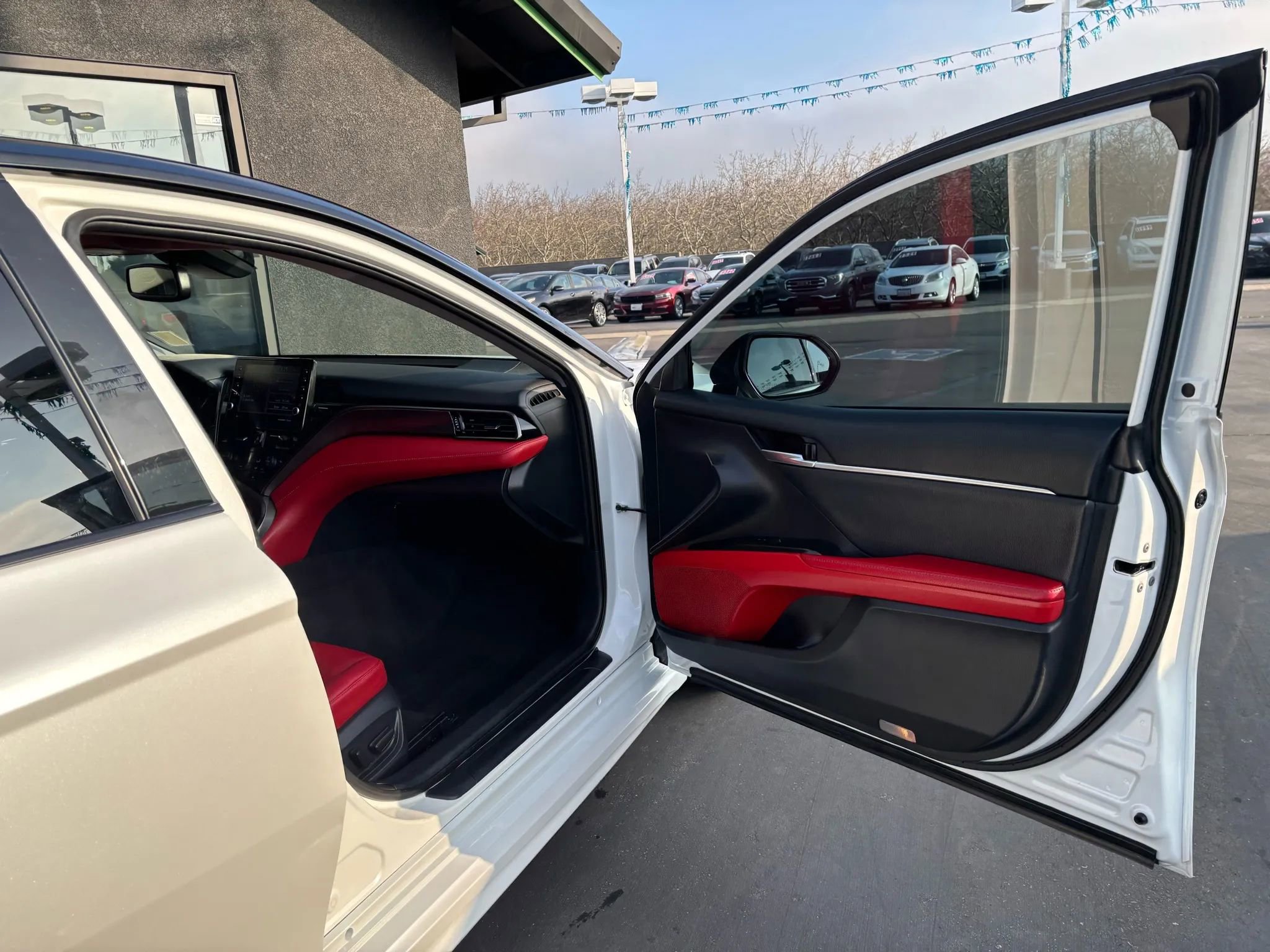 Used 2021 Toyota Camry XSE image 14