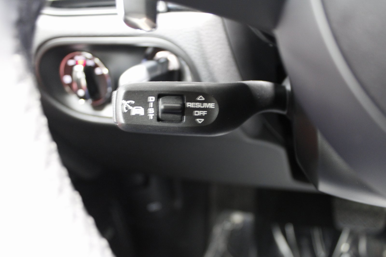 Certified 2025 Porsche Macan image 30