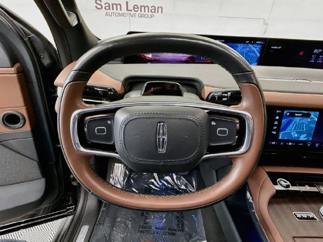 Used 2025 Lincoln Navigator Reserve AWD/4WD image 11