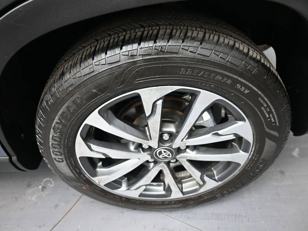 Certified 2023 Toyota Corolla Cross XLE image 15